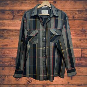 5 for $25🔥Northwest‎ Territory Vintage Grey Plaid Fleece Shirt Large